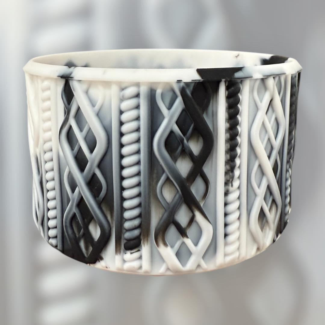 Black & White - SWEATER Silicone Tumbler Boot