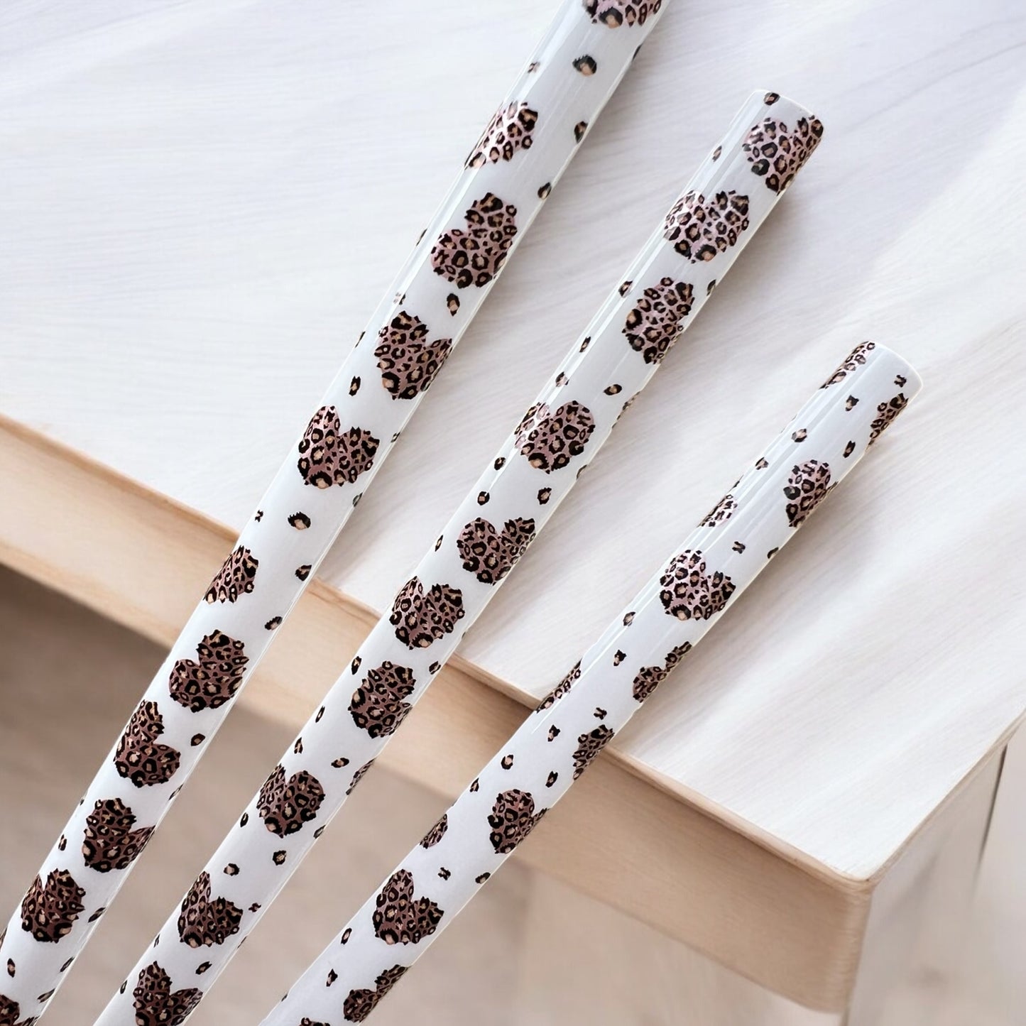 White Leopard HEARTS Straw (40oz Tumbler)