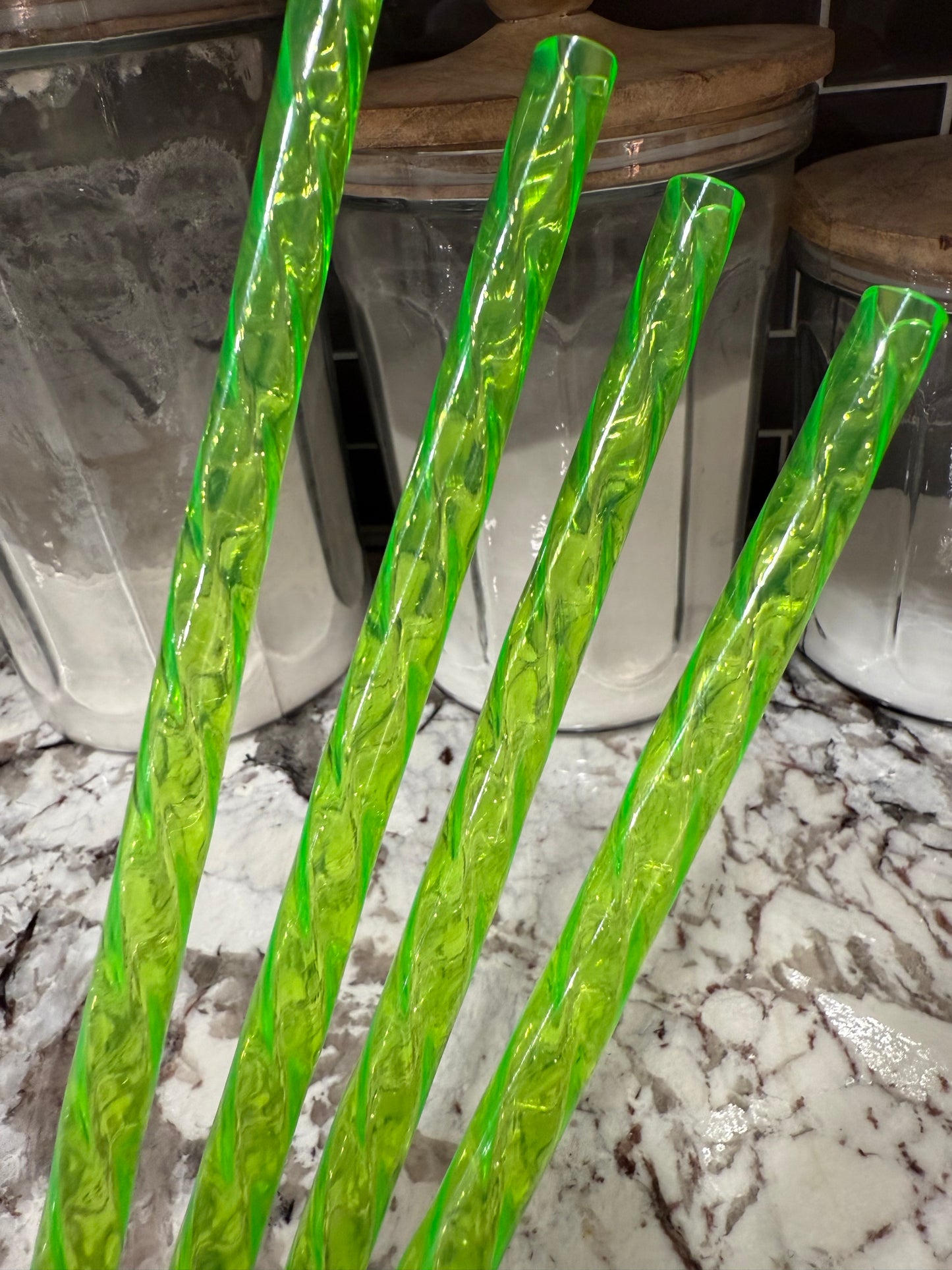 Bright Green - Crystal Swirly Straw (40oz Tumbler)