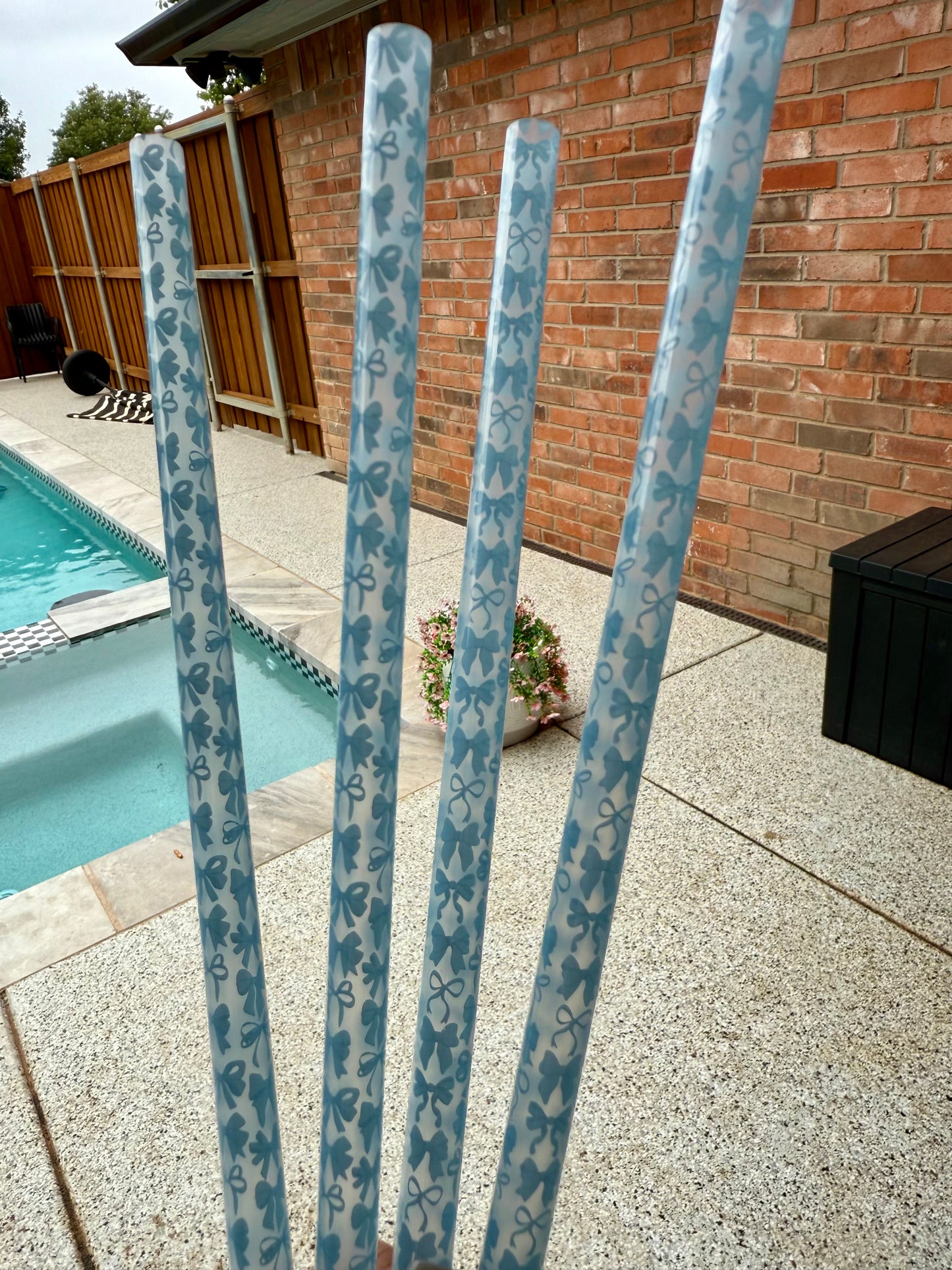 Clear Blue Bows Straw (40oz Tumbler)