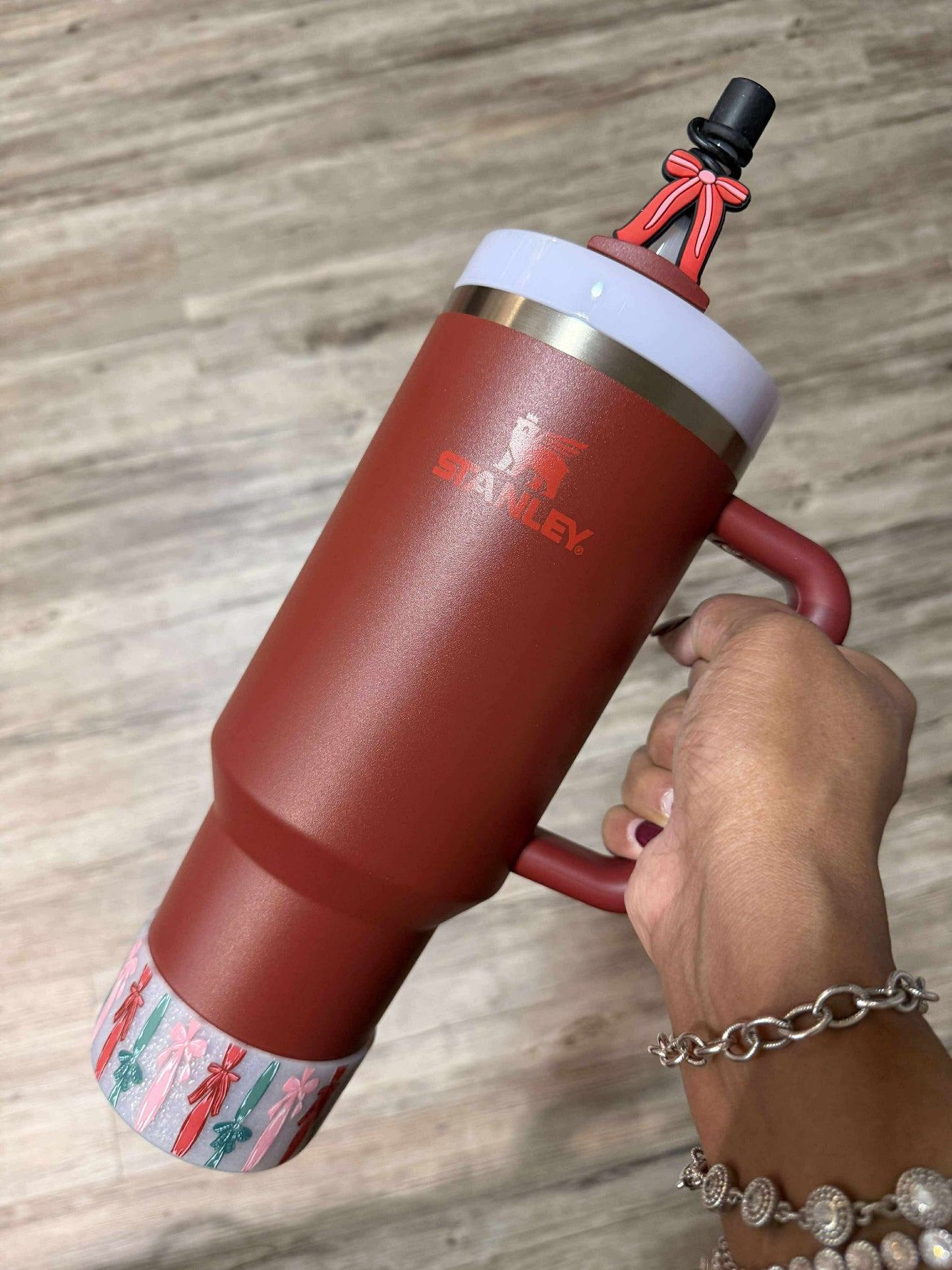 Ribbons & Bows Glitter - 3D Silicone Tumbler Boot