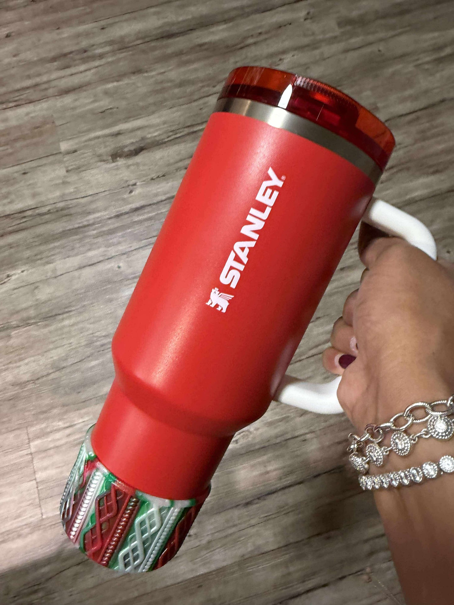 Holiday Swirl SHIMMER - SWEATER Silicone Tumbler Boot