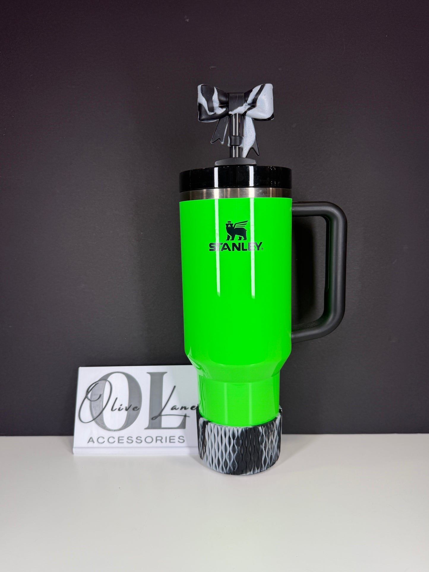 Black Silver - WAVES Silicone Tumbler Boot