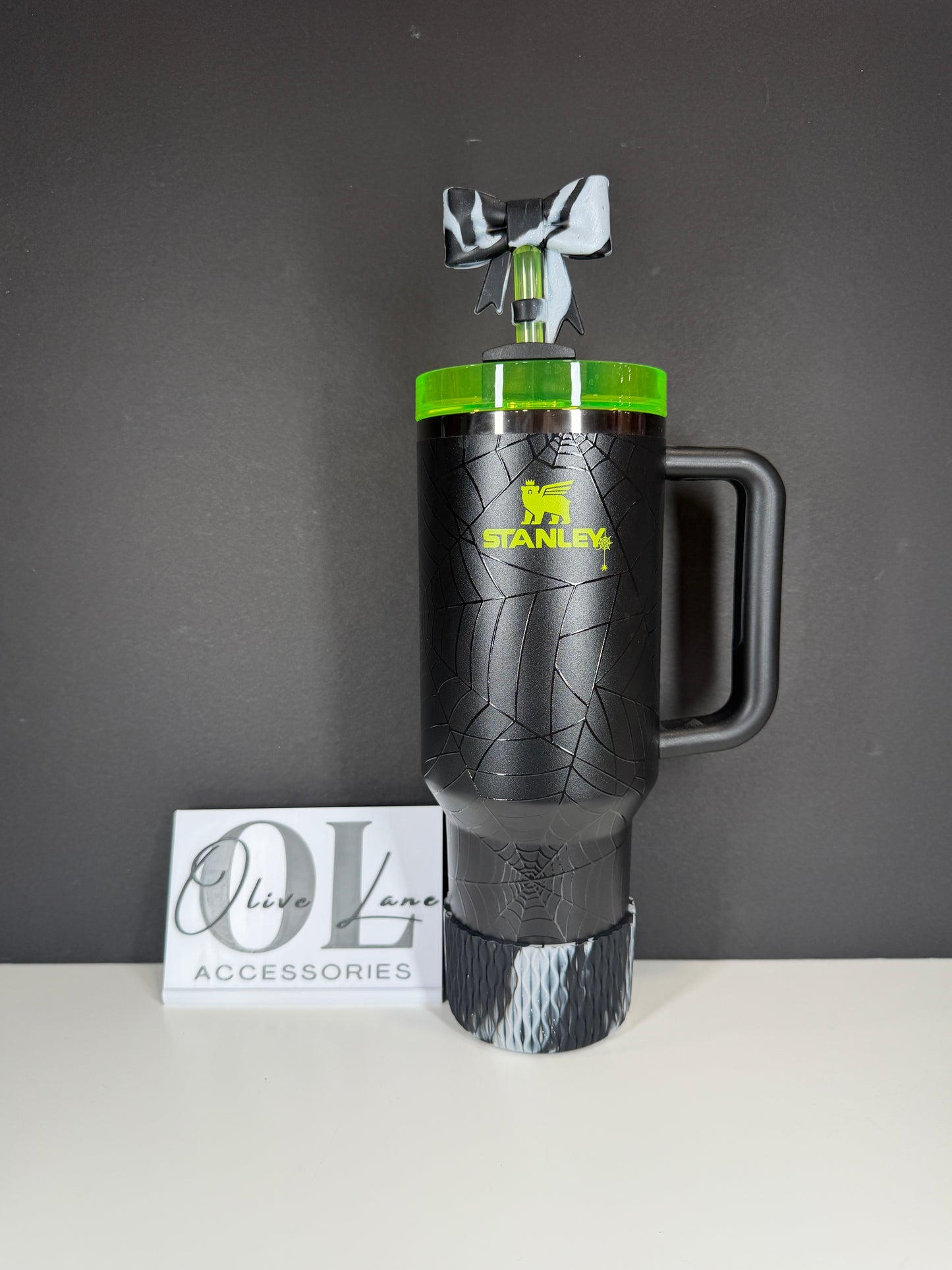 Black Silver - WAVES Silicone Tumbler Boot