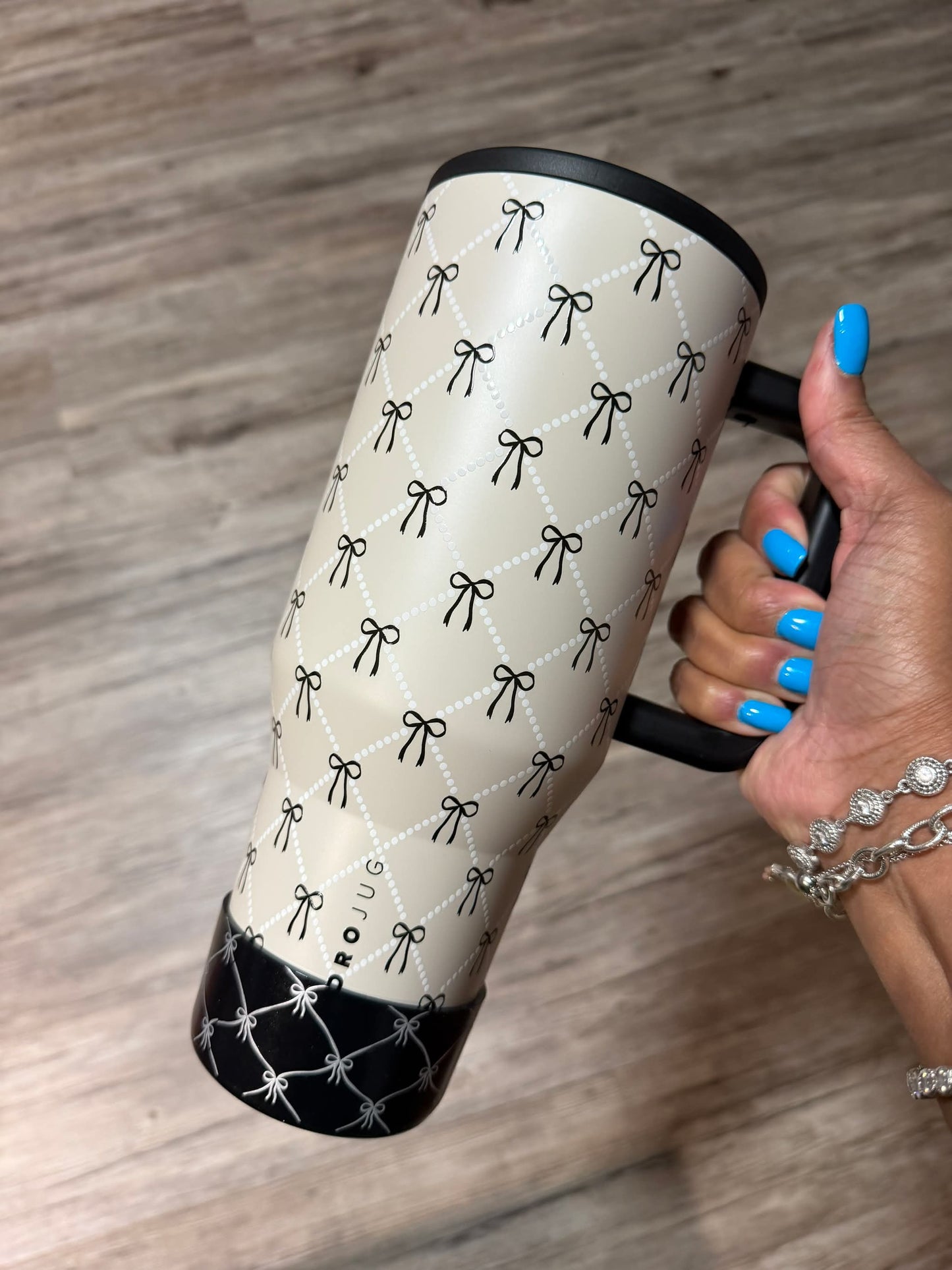 Tufted Bows Shiny Black - 3D Silicone Tumbler Boot
