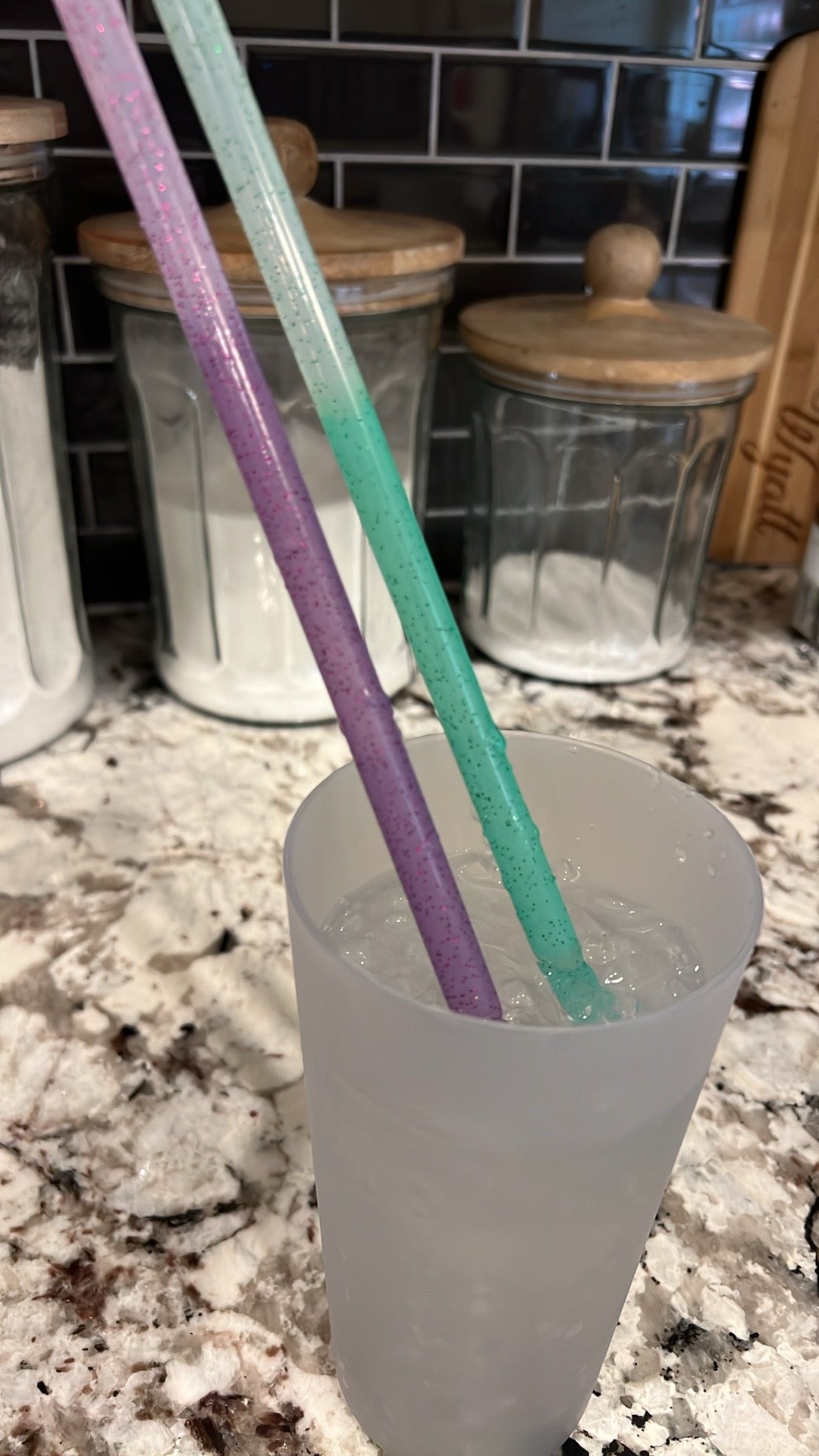 Green COLOR CHANGING Glitter Straw (40oz Tumbler)