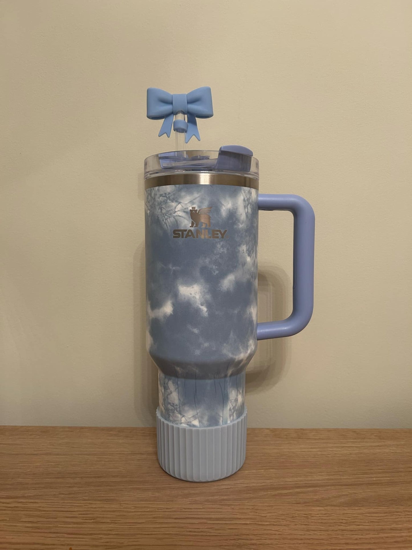 Pale Blue FLUTED Silicone Tumbler Boot