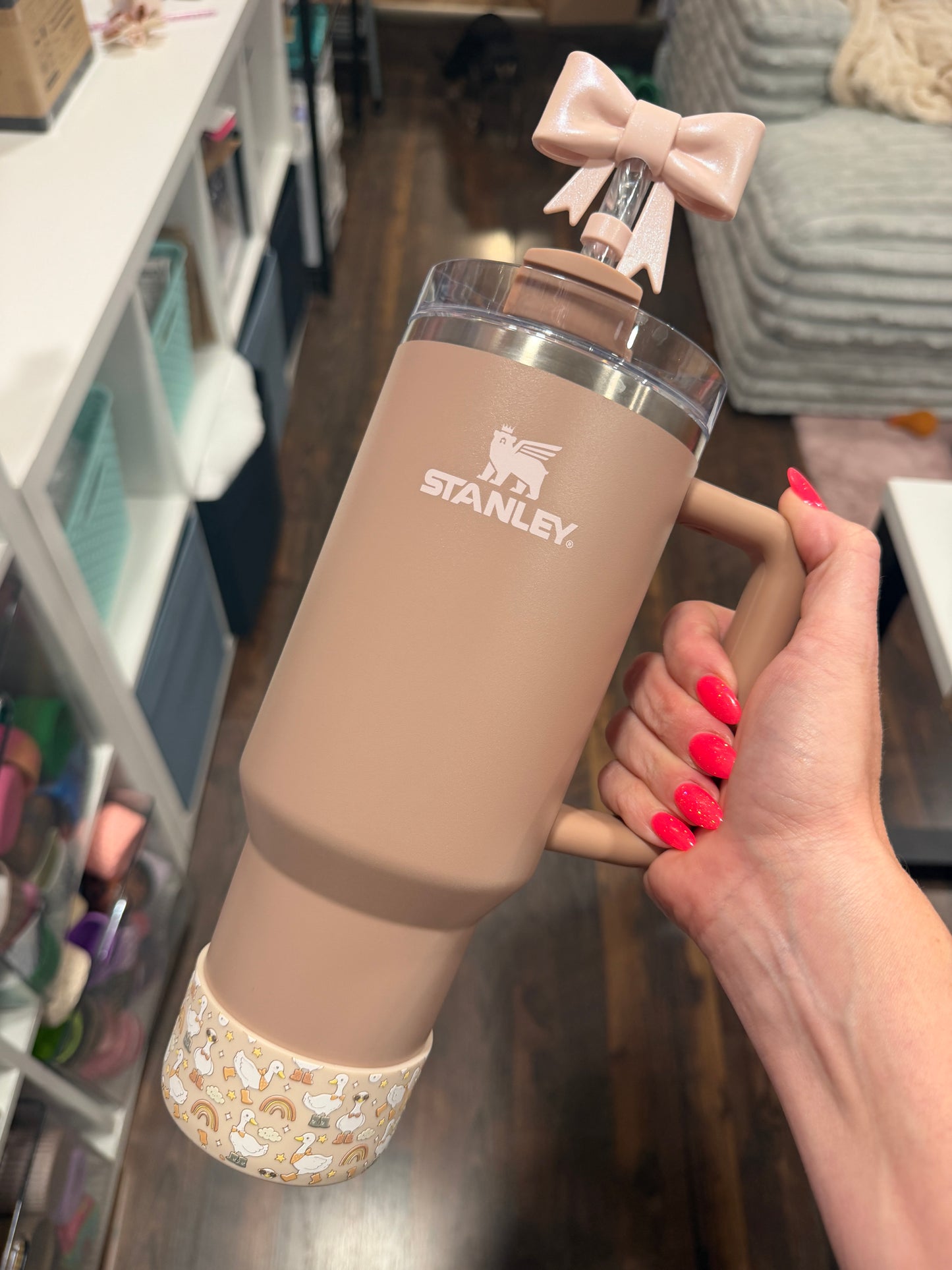 Goose in Boots Beige - 3D Silicone Tumbler Boot