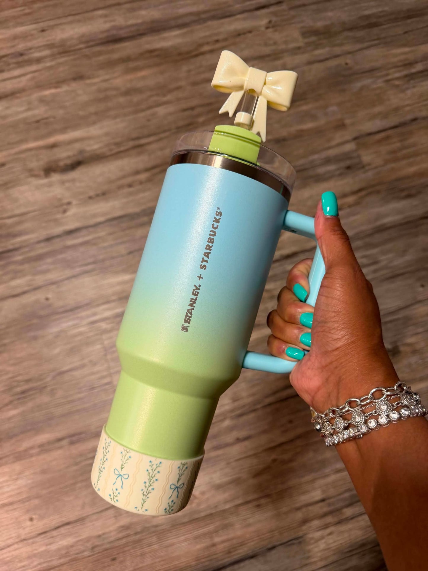 Forget Me Knot Bows Cream- 3D Silicone Tumbler Boot