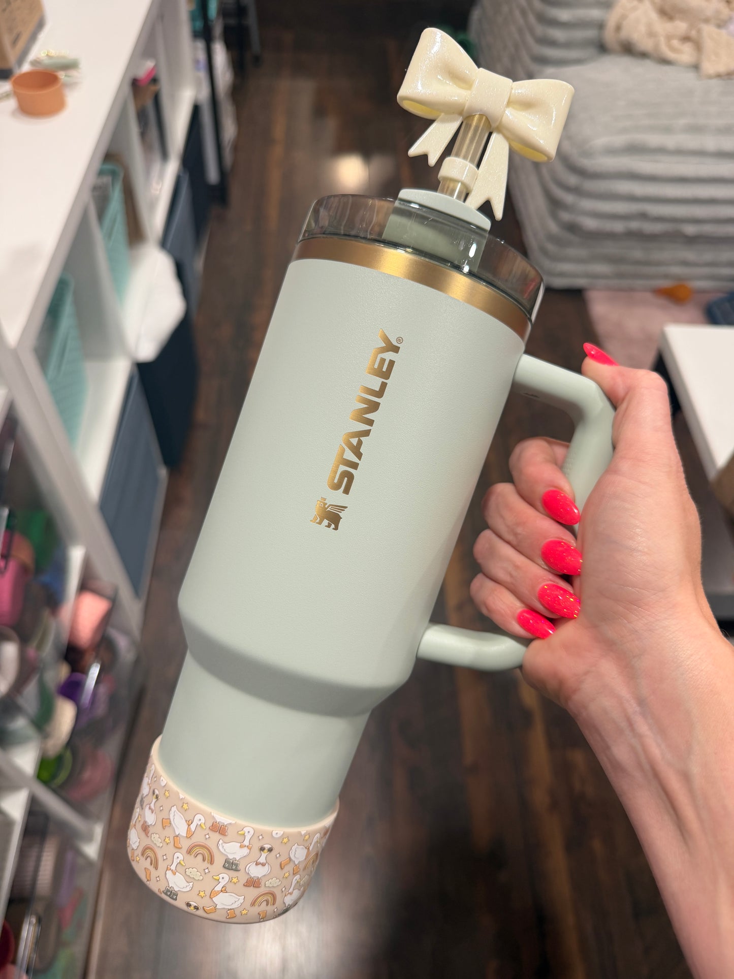 Goose in Boots Beige - 3D Silicone Tumbler Boot