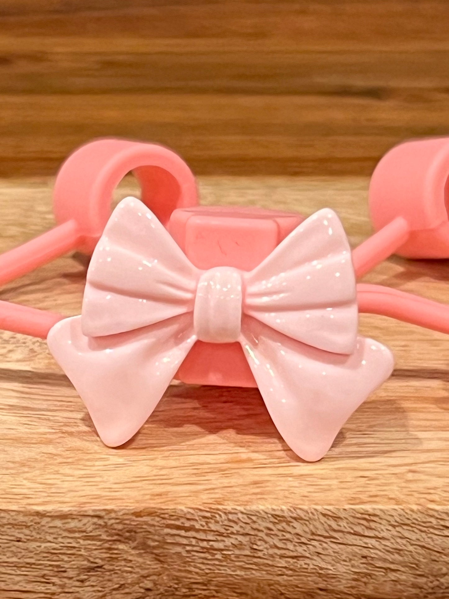 Lt. Pink Bow Silicone Straw Topper 10mm