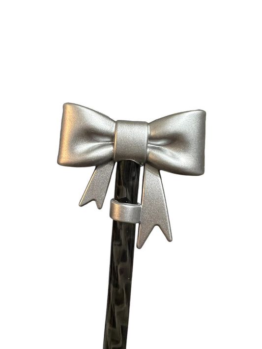 Silver Metallic Large Bow Silicone Straw Topper 10mm