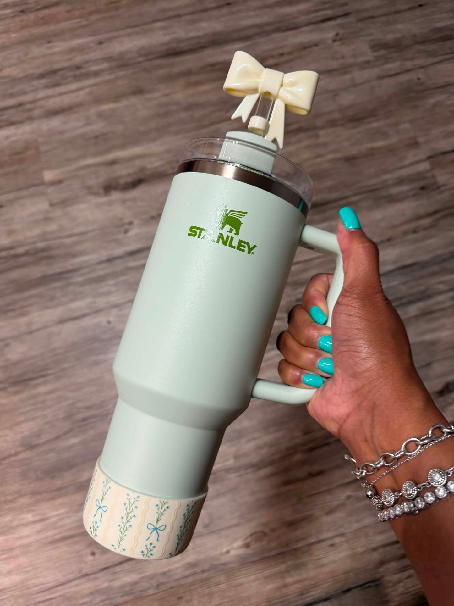 Forget Me Knot Bows Cream- 3D Silicone Tumbler Boot
