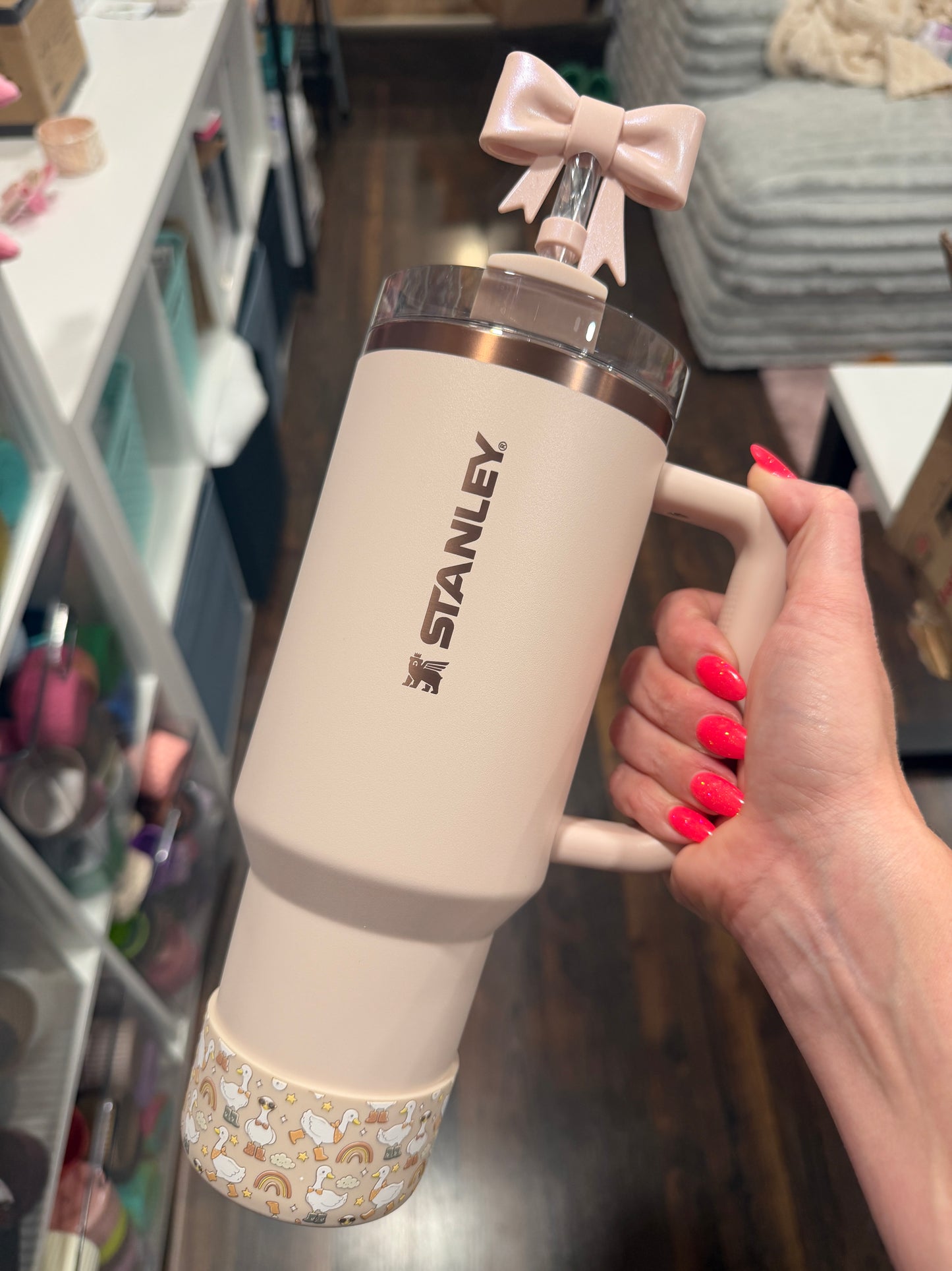 Goose in Boots Beige - 3D Silicone Tumbler Boot
