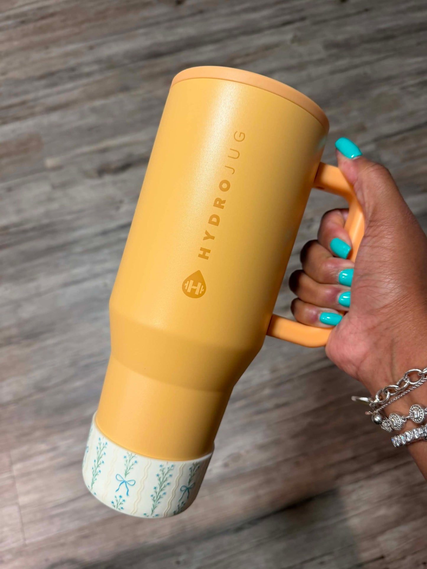 Forget Me Knot Bows Cream- 3D Silicone Tumbler Boot
