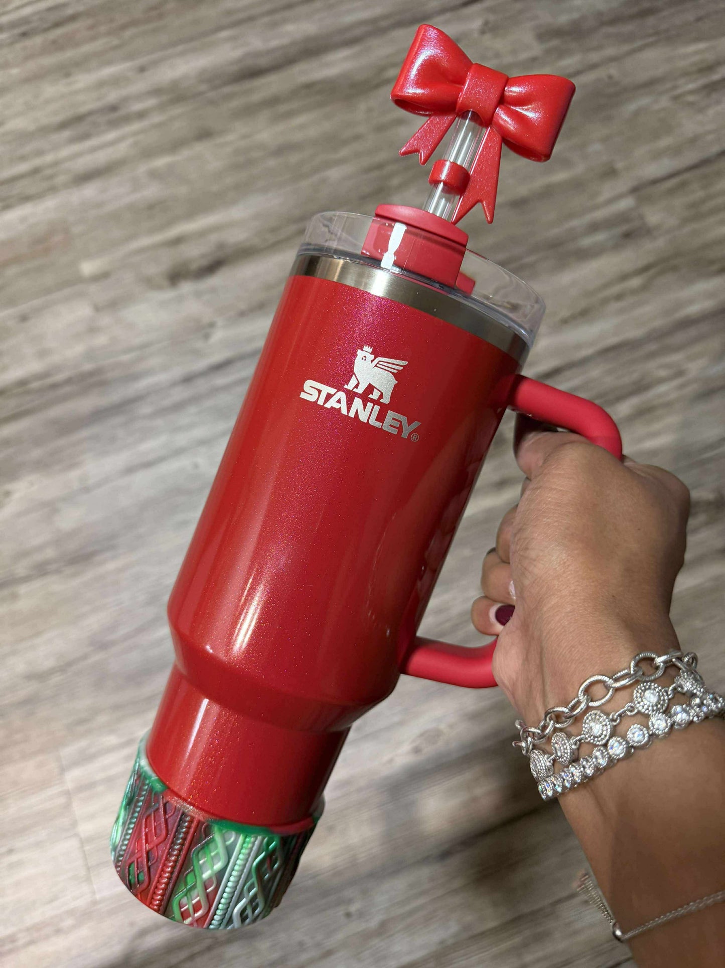 Holiday Swirl SHIMMER - SWEATER Silicone Tumbler Boot