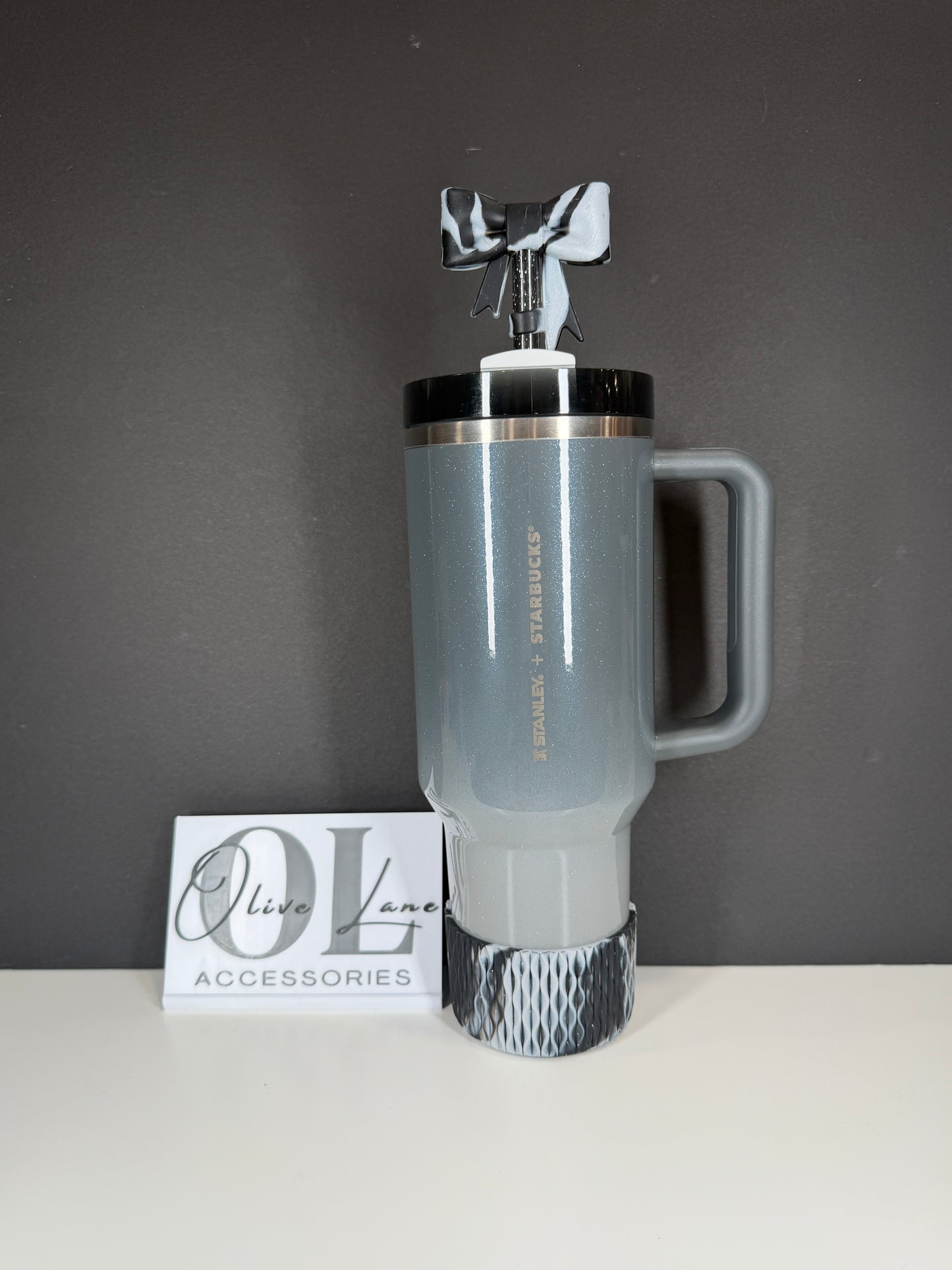 Black Silver - WAVES Silicone Tumbler Boot