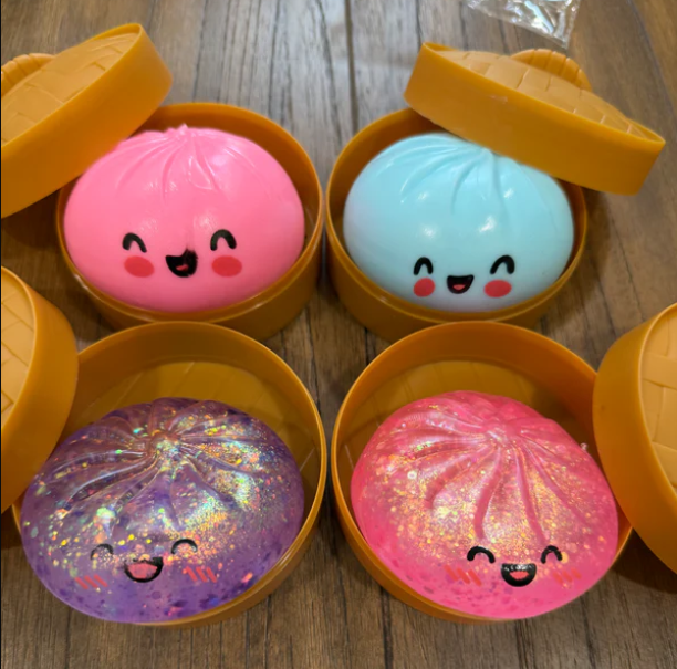 Dumpling Squishy Toy In Steamer